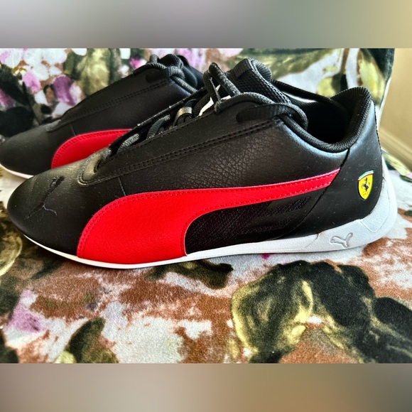 Ferrari Shoes F1 Team Leclerc Sainz Puma Neo Cat Black / Red🚩 - Picture 3 of 8